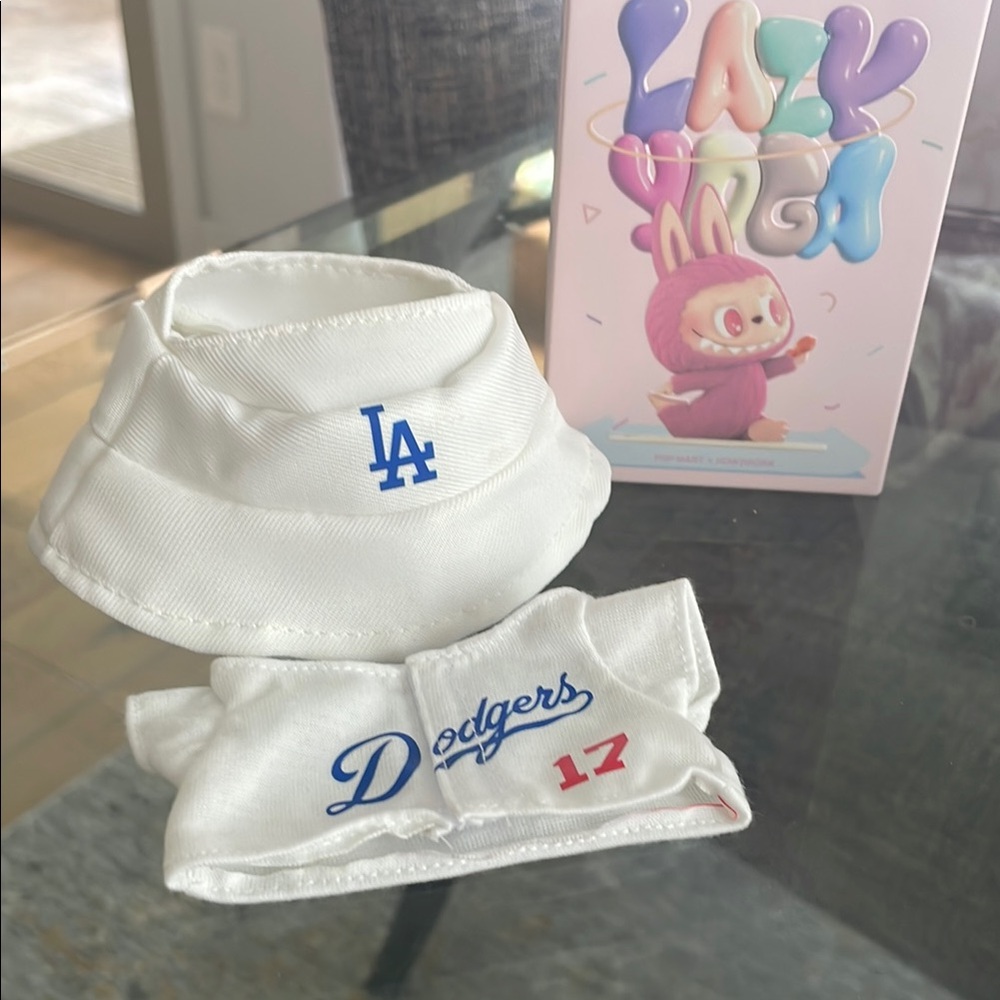 Labubu  LA dodgers 17 OHTANI White Bucket Hat and Shirt Set